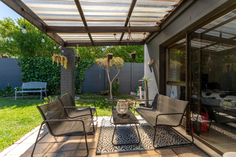 To Let 2 Bedroom Property for Rent in Fish Hoek Western Cape